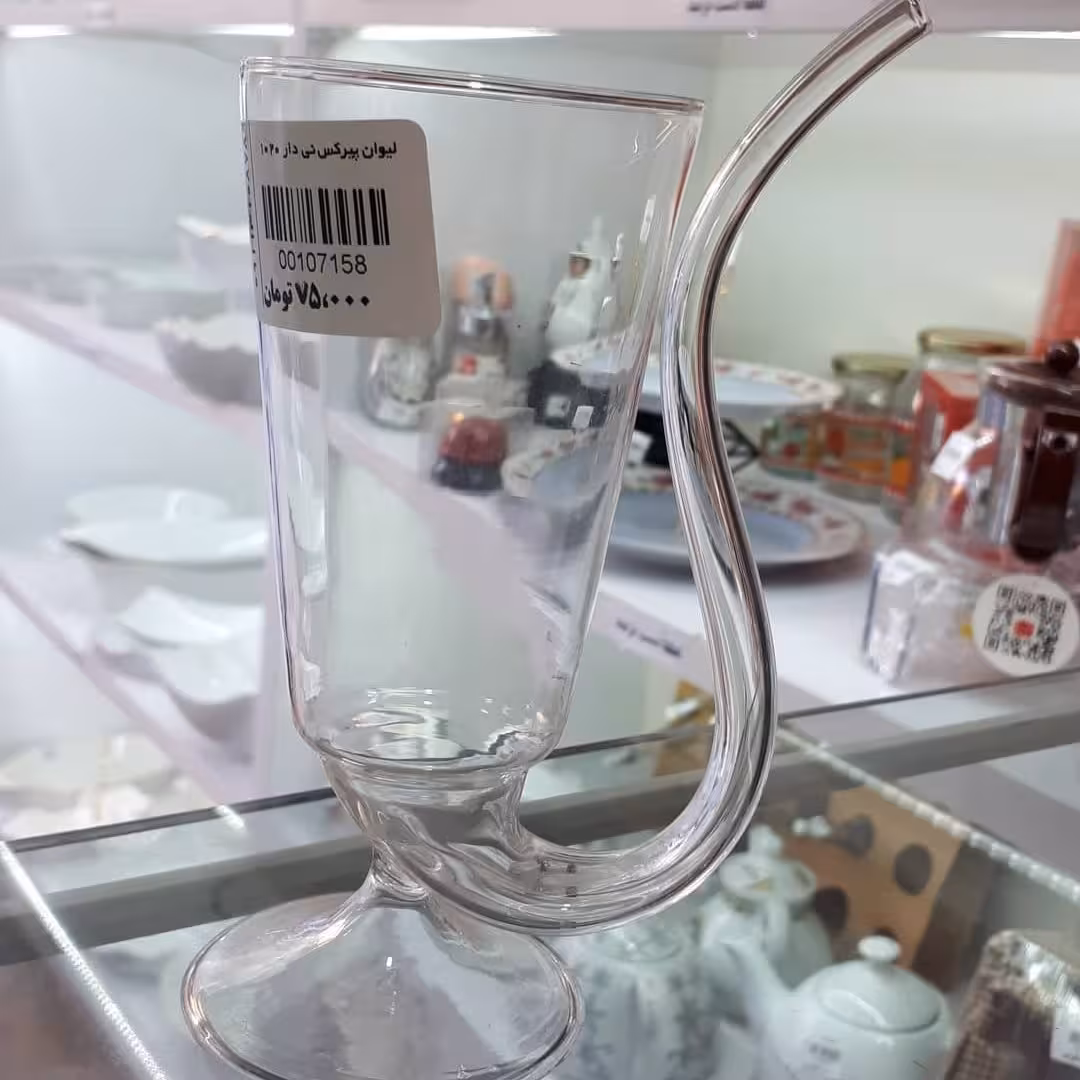 لیوان شربت نی دار