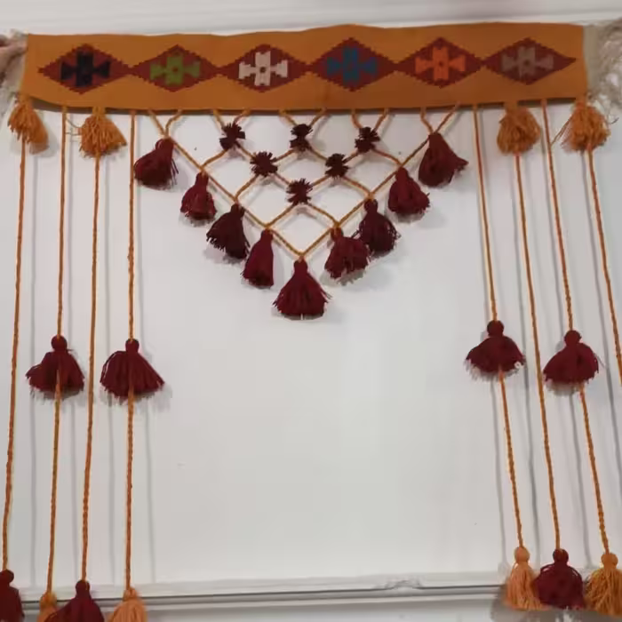 آویز سنتی پشمی 