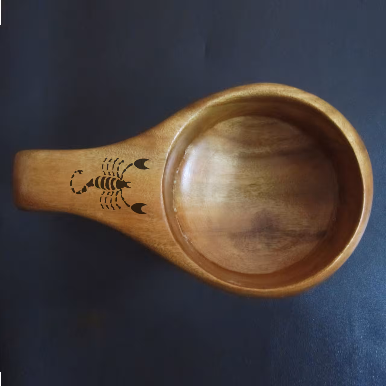 لیوان طرح عقرب کد 010