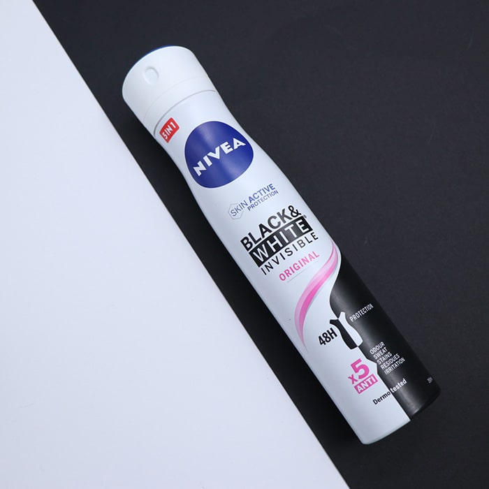 اسپری بدن نیوآ زنانه BLACK &amp; WHITE NIVEA حجم 200 میل 91575