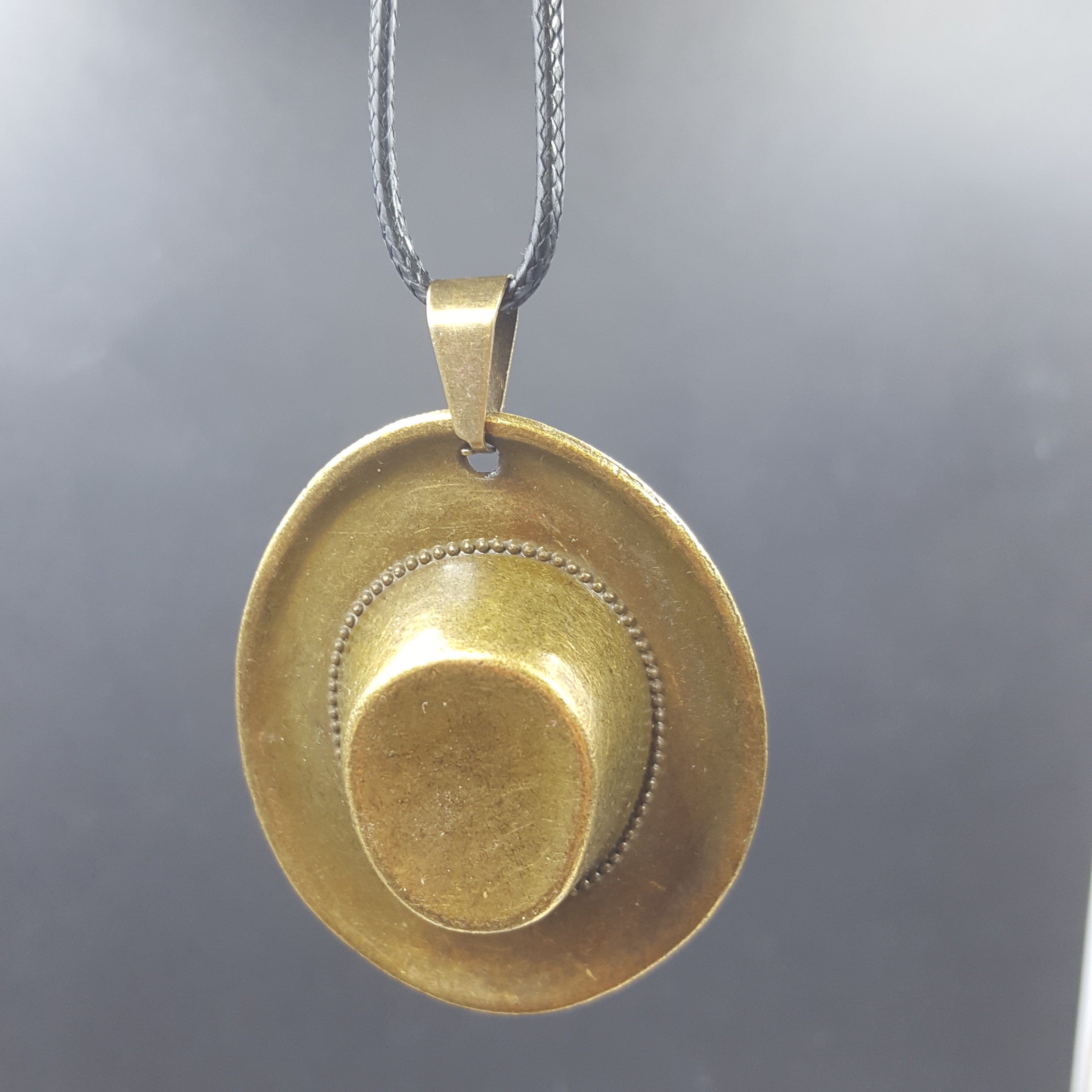 آویز خودرو (برنزی) کلاه گاو چرون کد 471