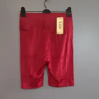 شورتک ورزشی شورتک  شورتک ورزشی شاین وارداتی مارک نانسی میکروفیبرضدحساسیت شورتک زنانه شاین شورتک براق شورتک نانسی