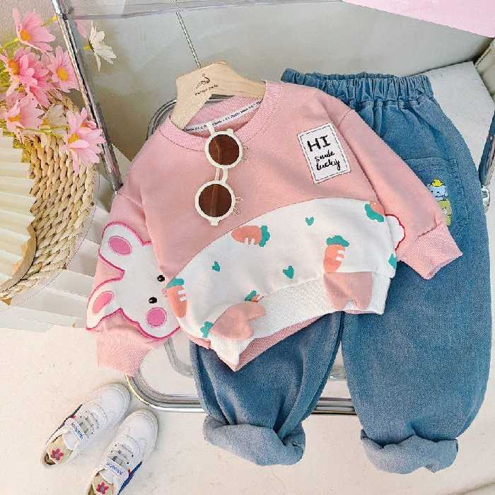 ست بلوز و شلوار اسپورت شیک و جذاب مناسب حدود سنی 9 ماه تا 5 سال جنس بلوز نخ پنبه شلوار جین اورجینال رنگبندی متنوع و شاد 