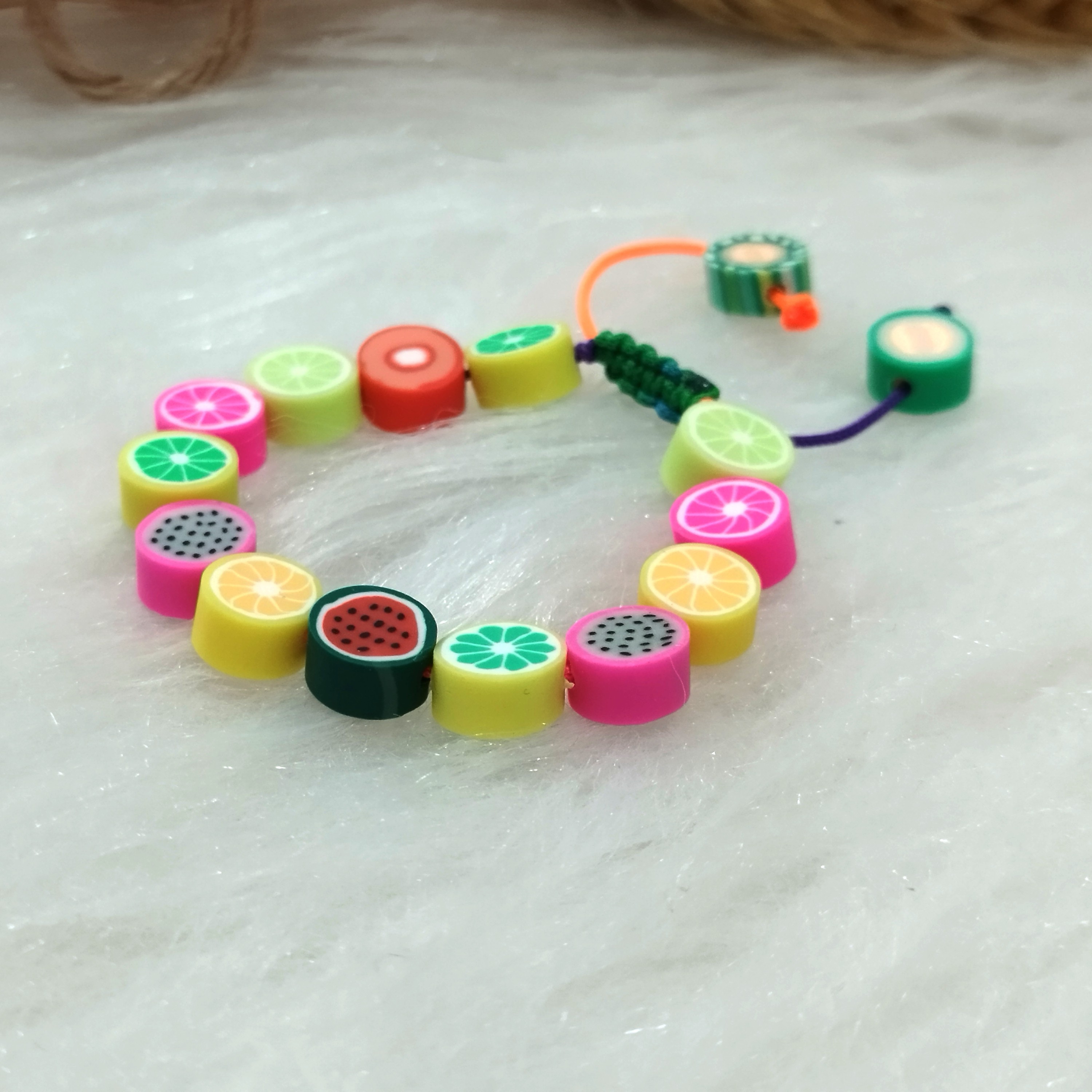 دستبند مهره ای فیمو طرح میوه های رنگارنگ