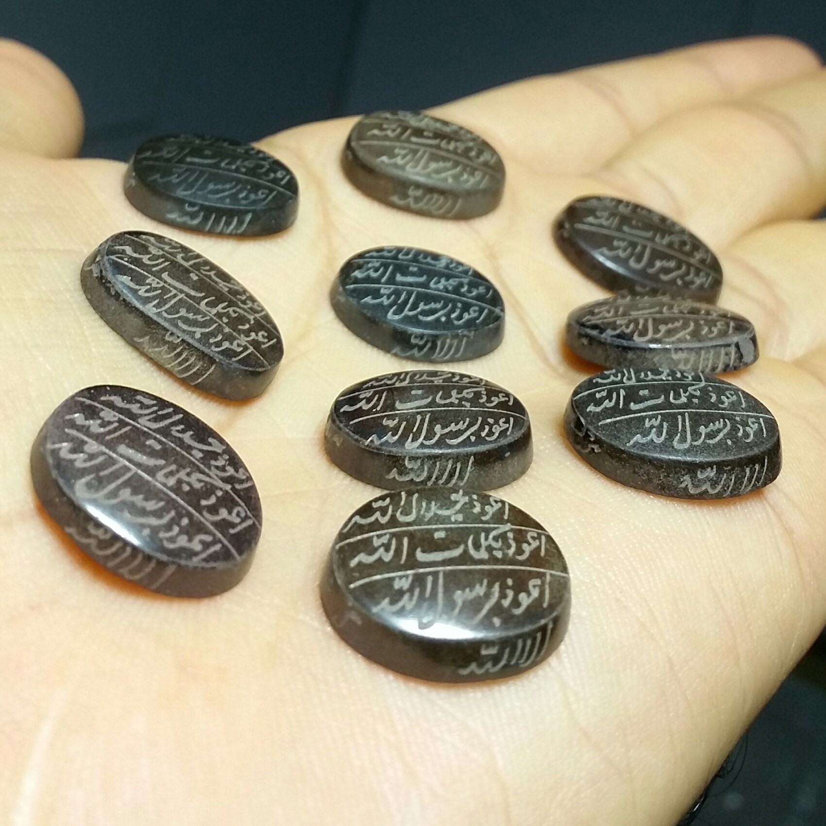 نگین حدید سماقی هفت جلاله صد در صد طبیعی بسیار خوش رنگ دست نوشته سایز کوچک