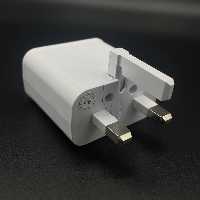 آداپتور  اصلی فست دارای 3 پین 2ونیم امپر