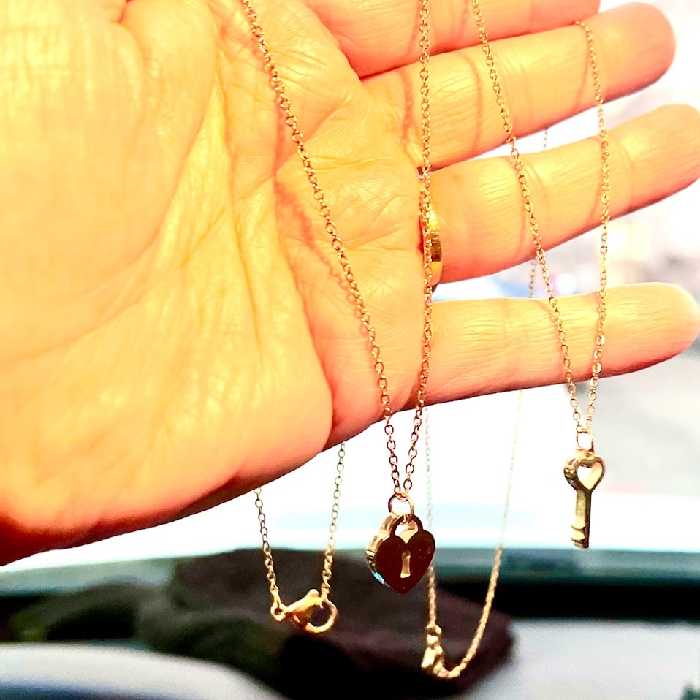 گردنبند دو تایی جداگانه قفل و کلید  مخصوص ولنتاین برای دختر پسری رنگ ثابت