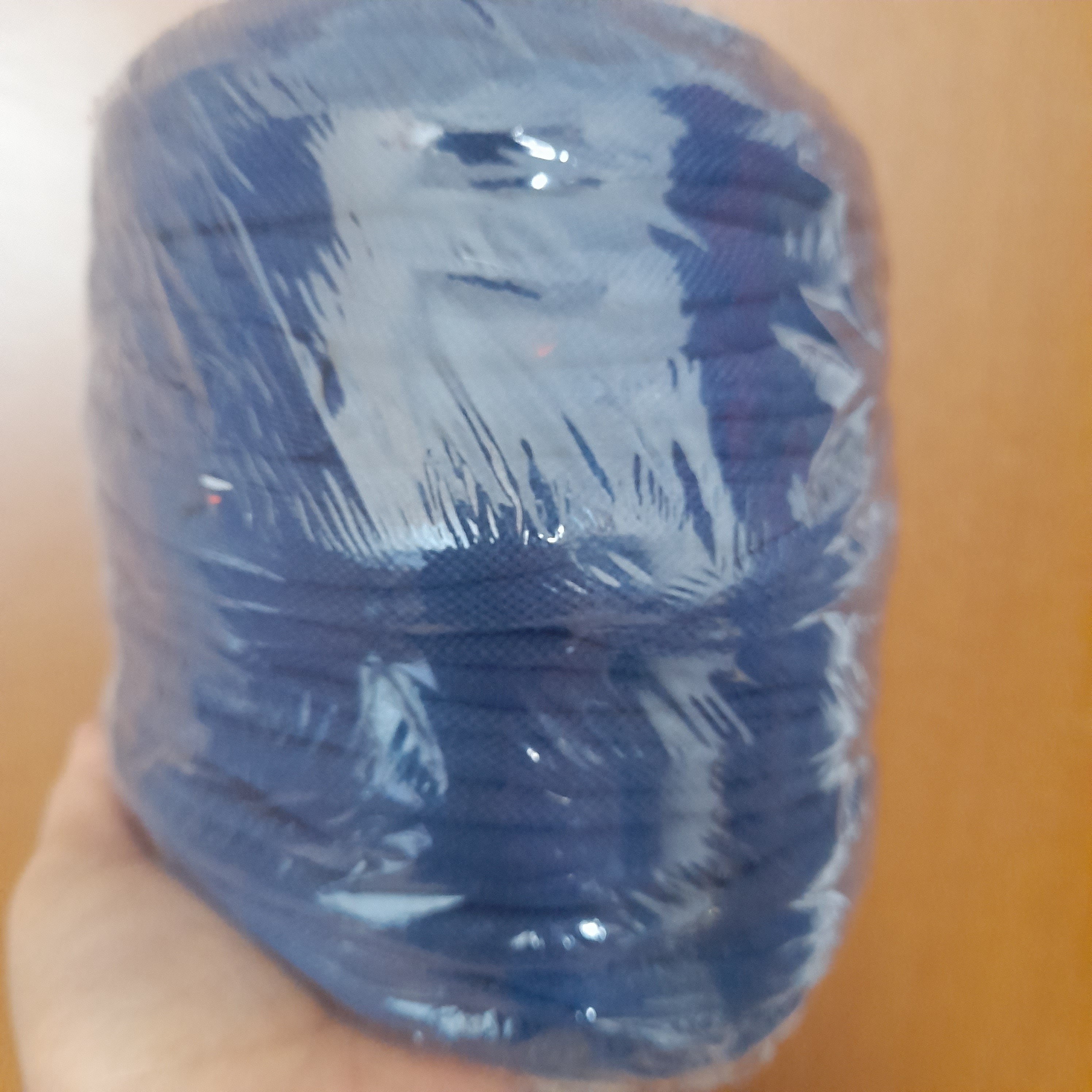 نخ تریکو  رنگ سورمه ای