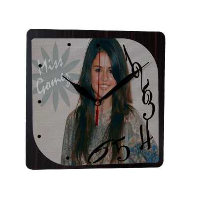 ساعت دیواری طرح سلنا گومز tg3