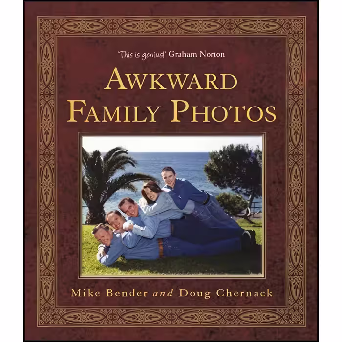 کتاب زبان اصلی Awkward Family Photos اثر Doug Chernack and Mike Bender