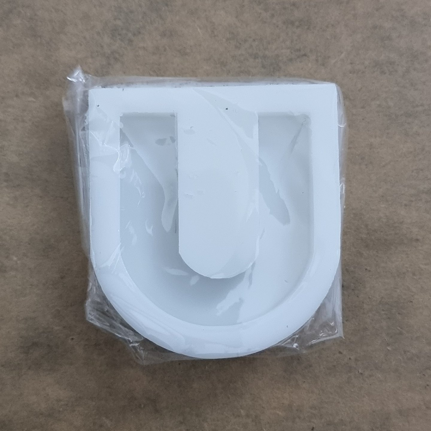 قالب سیلیکونی حرف U سایز 4سانتی و ضخامت نیم سانتی متری