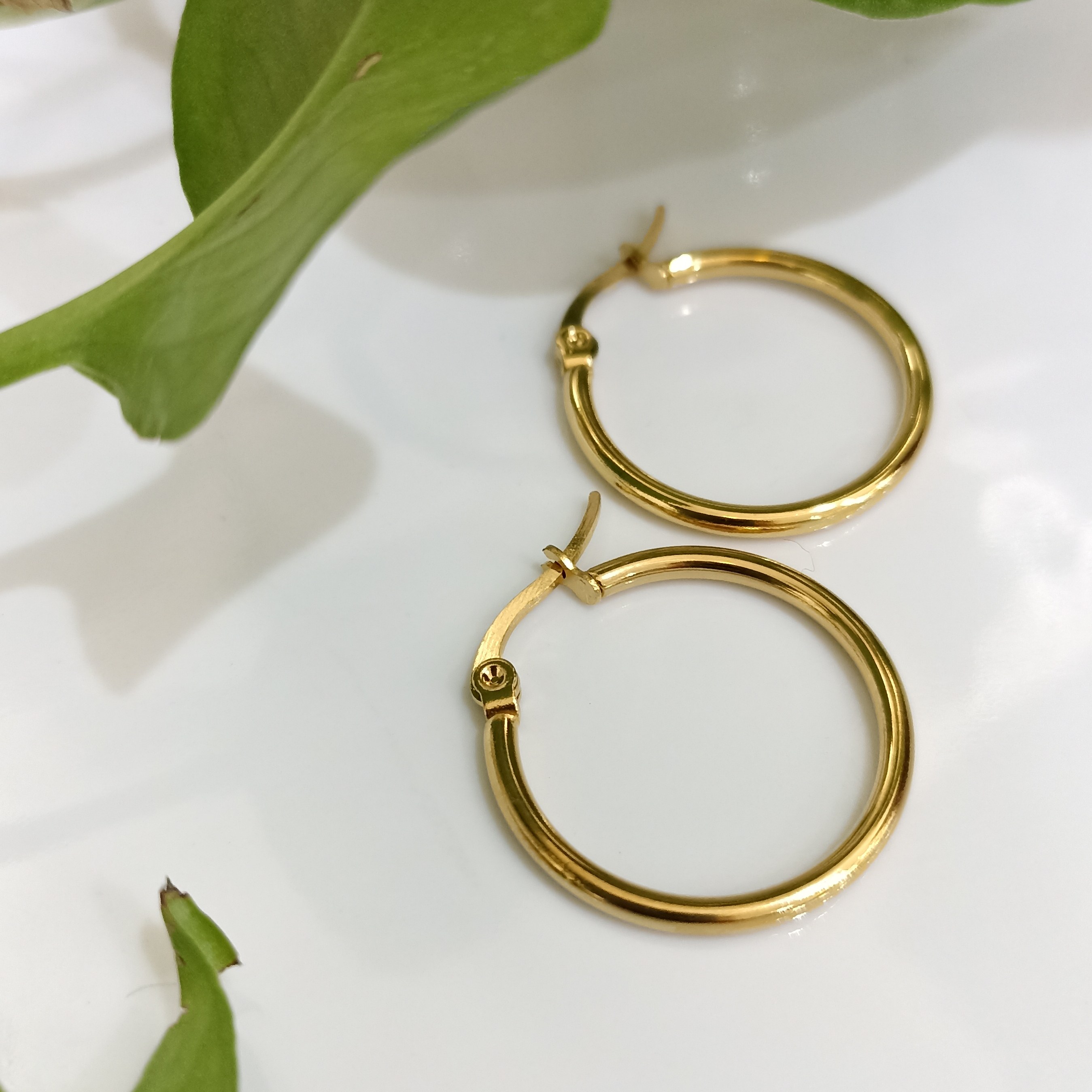 گوشواره حلقه ای رنگ ثابت محکم کیفیت عالی در دو رنگ طلایی و نقره ای
