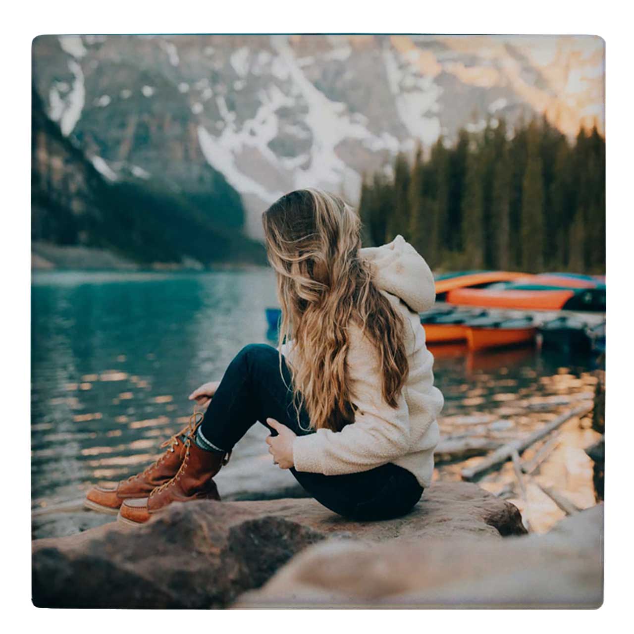 کاشی کارنیلا طرح دختری در کنار دریاچه کوهستانی کد wk4961