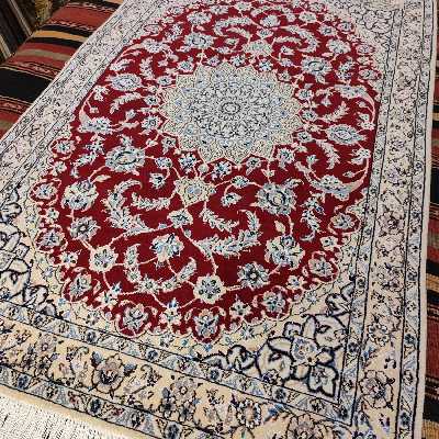 فرش دستبافت دو متری طرح نایین کد SH 81