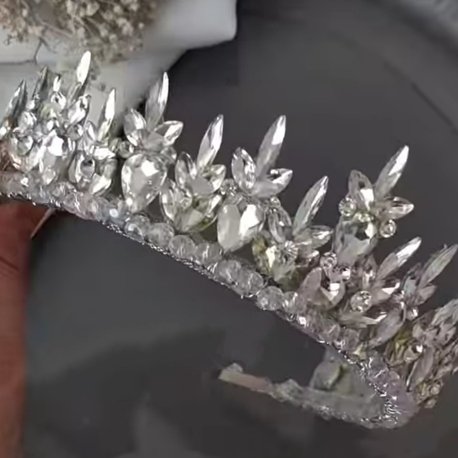تاج کوتاه و ظریف متریال درجه یک کاملادرخشان و براق