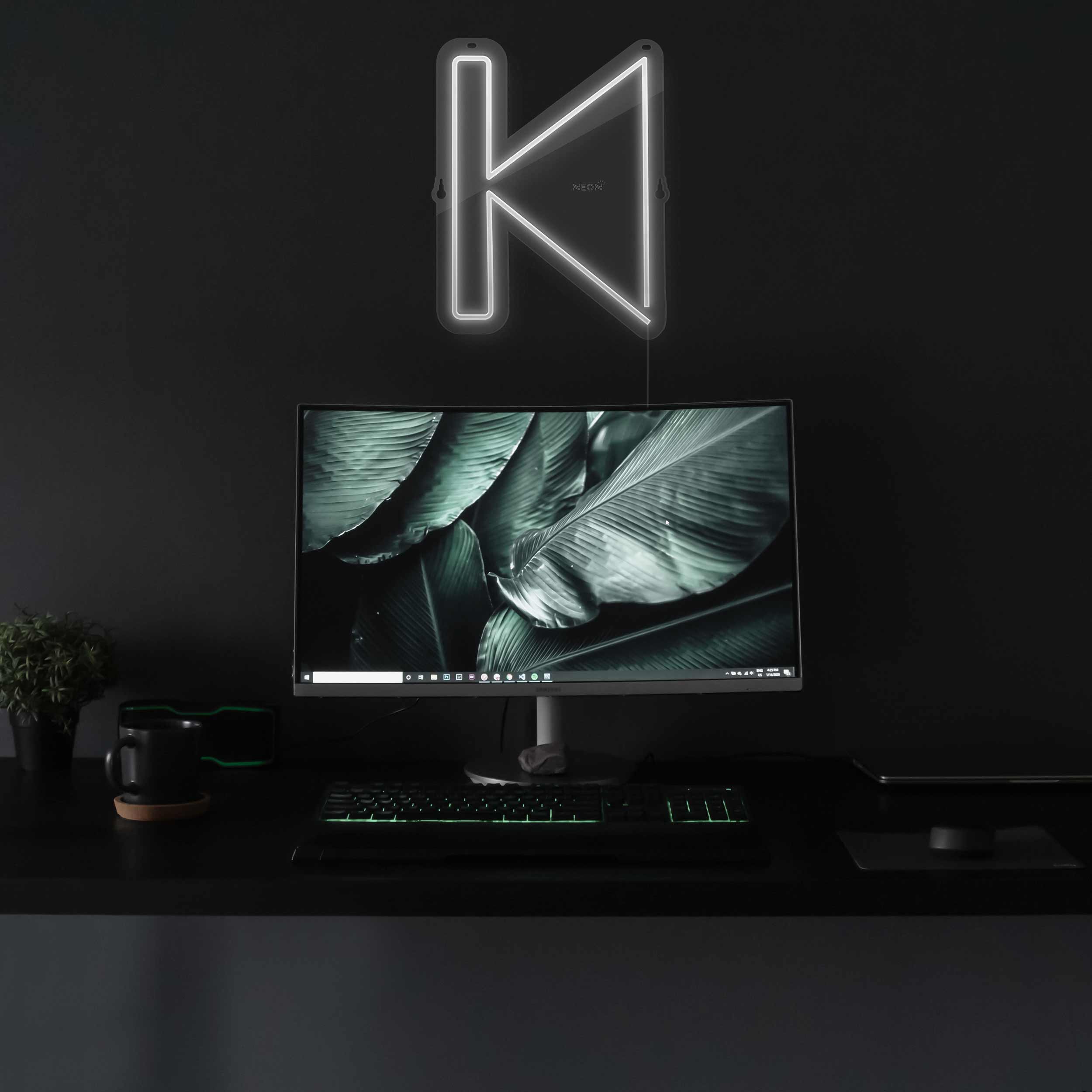 چراغ دیواری نئون دیزاین طرح Perviues_WHT