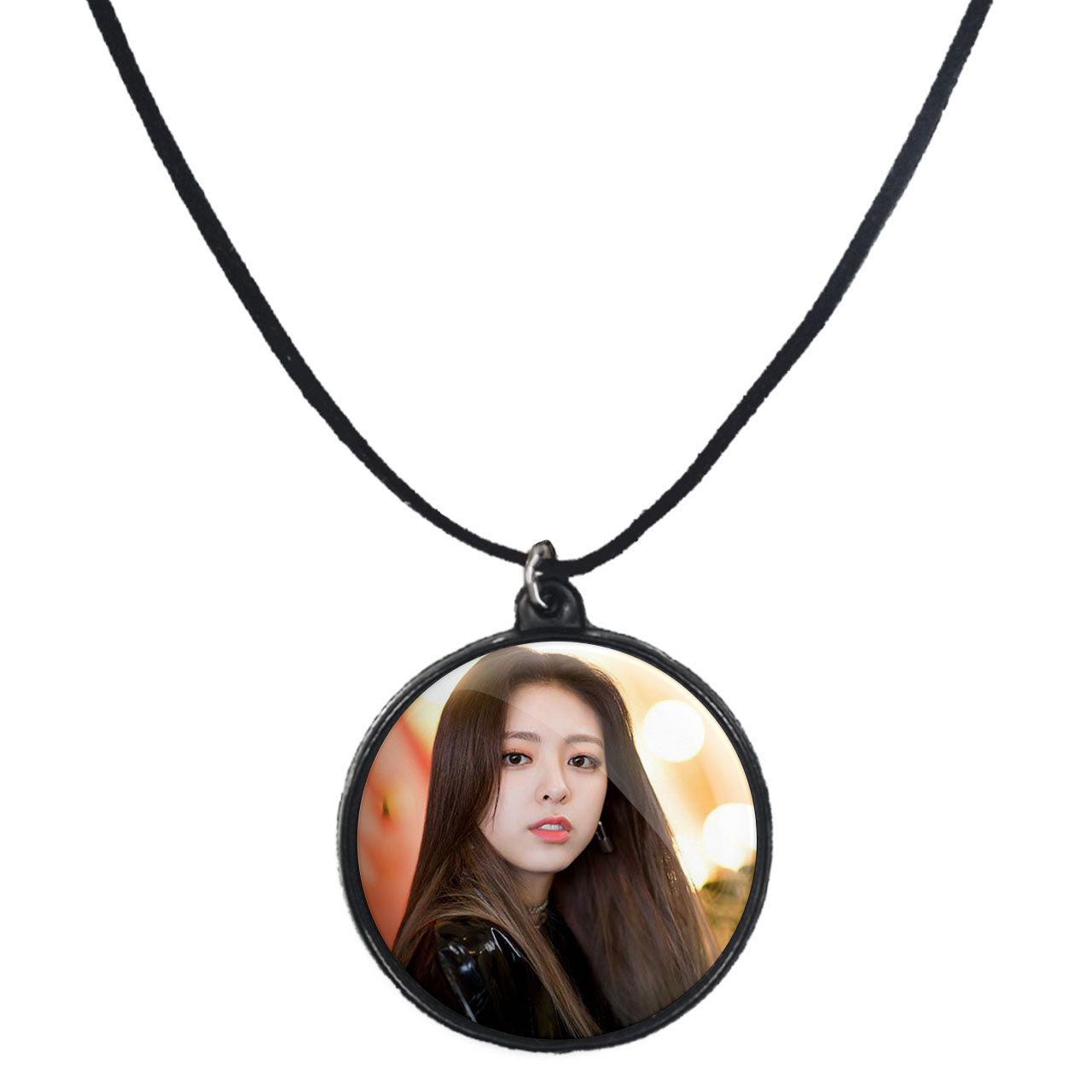 گردنبند پرمانه طرح گروه موسیقی ایتزی کد pmb.13037 مدل دو طرفه