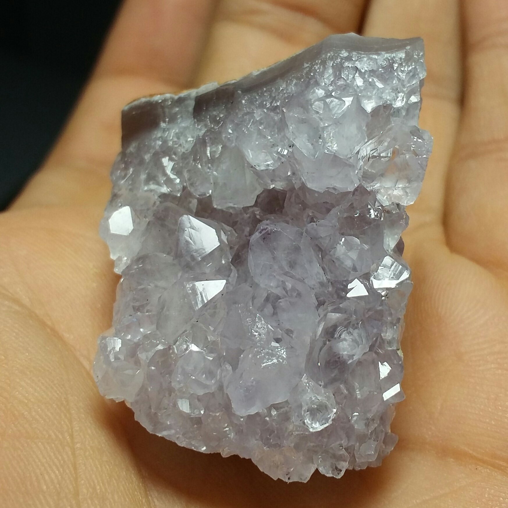 سنگ راف آمیتیس بلور درشت بسیار زیبا دیدنی کاملا طبیعی شاهکار خلقت خااااص
کد 7972