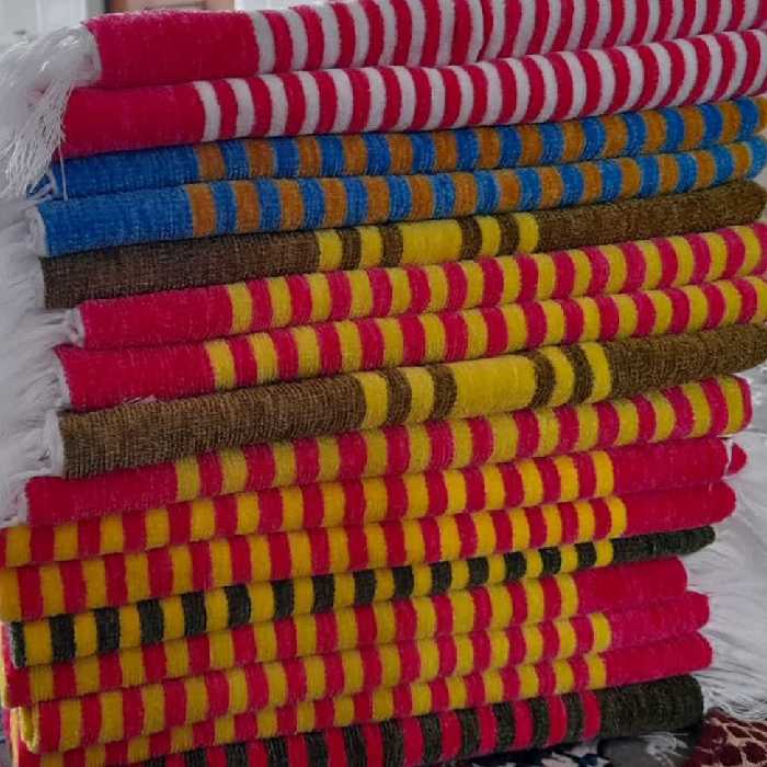 حوله دستبافت مخملی در رنگ های سبز فسفری یاسی بنفش نارنجی سبز مغذ پسته ای شیری قهوه ای 1و کالباسی