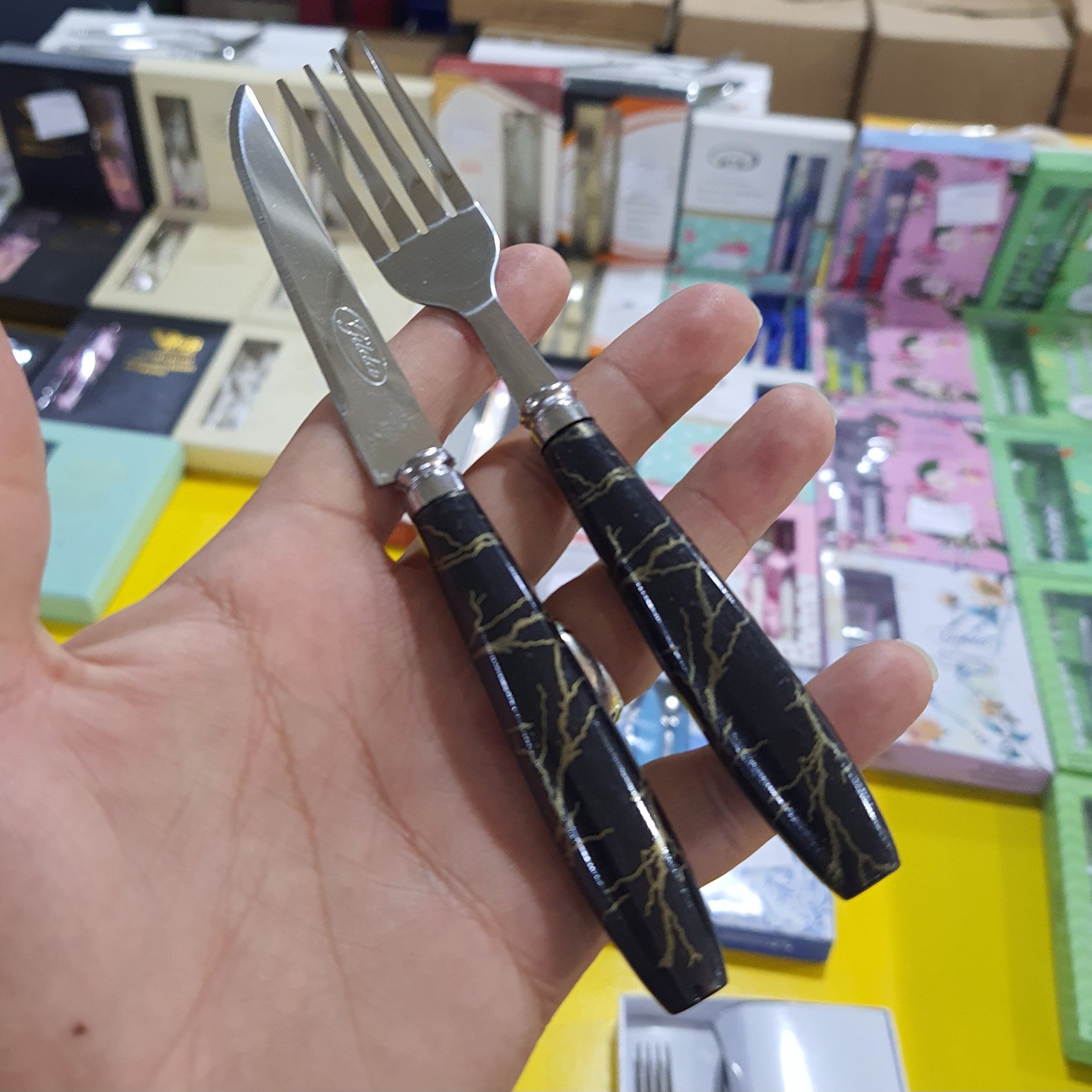 کارد و چنگال برند گیلدا مدل مرمر مشکی کد 2001 بسته 12 عددی 