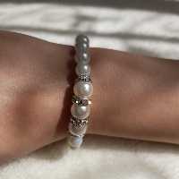 دستبند کشی مروارید با کیفیت سفید و خرج کار با کیفیت قابل سفارش بارنگ دلخواه شما