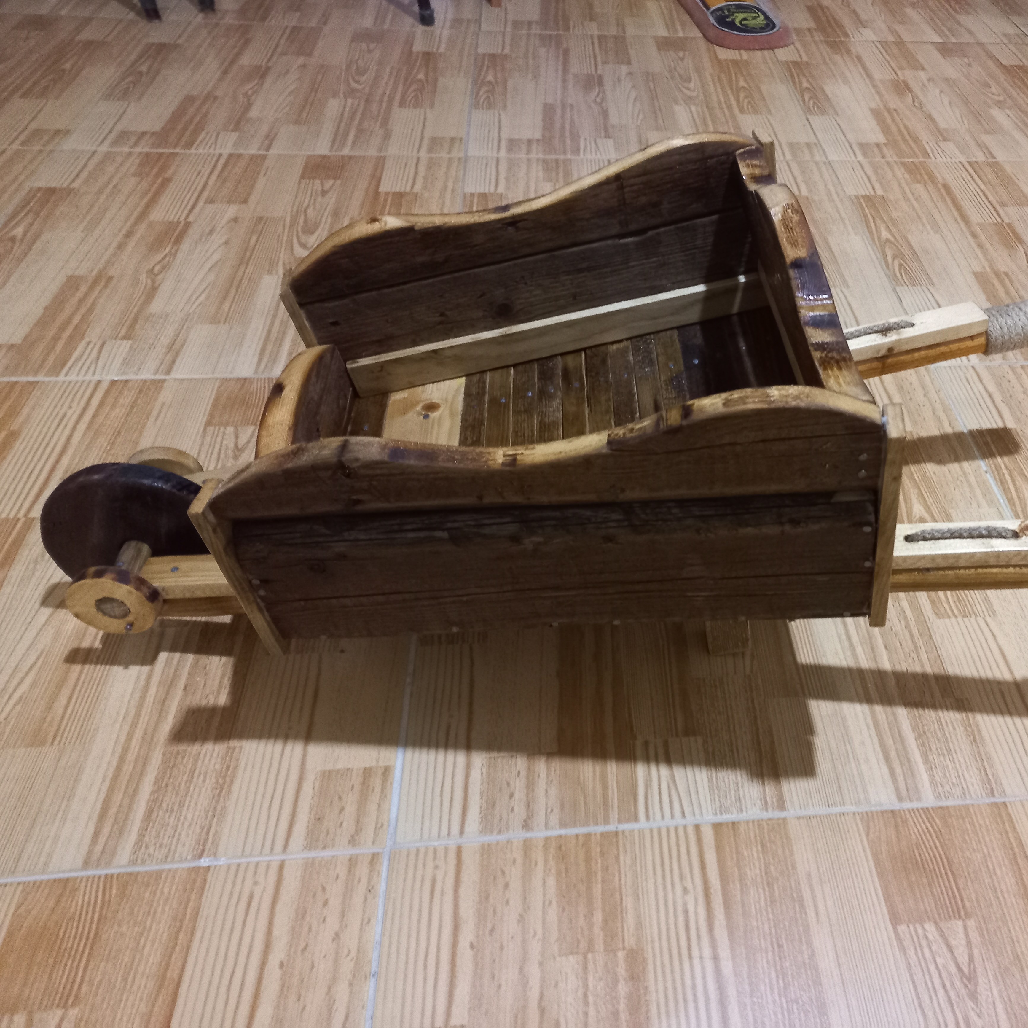 دکوری چوبی گاری مخصوص هفت سین و چیدمان منزل