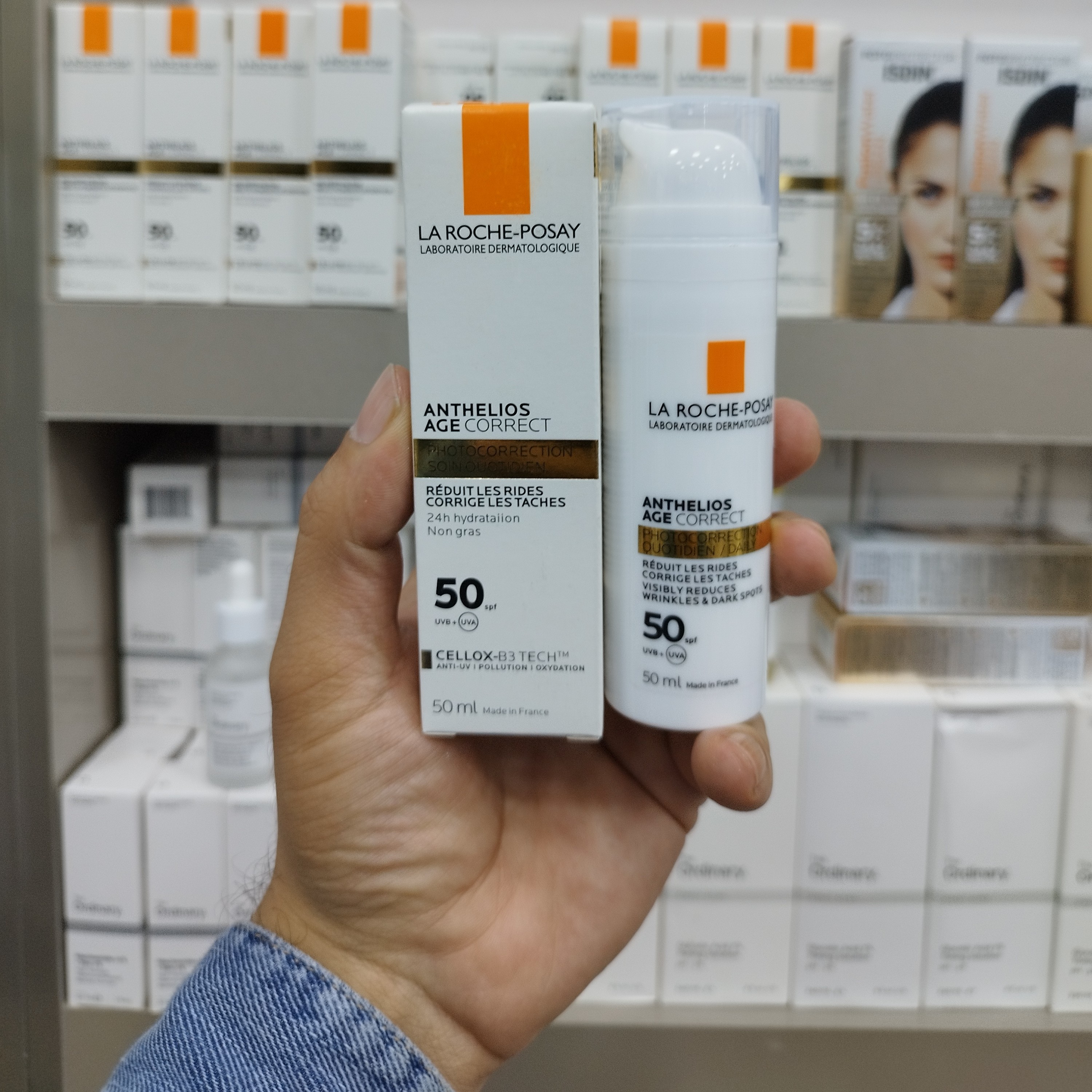 ضدافتاب  ضدلک و ضدچروک لاروش پوزای مدل age correct 