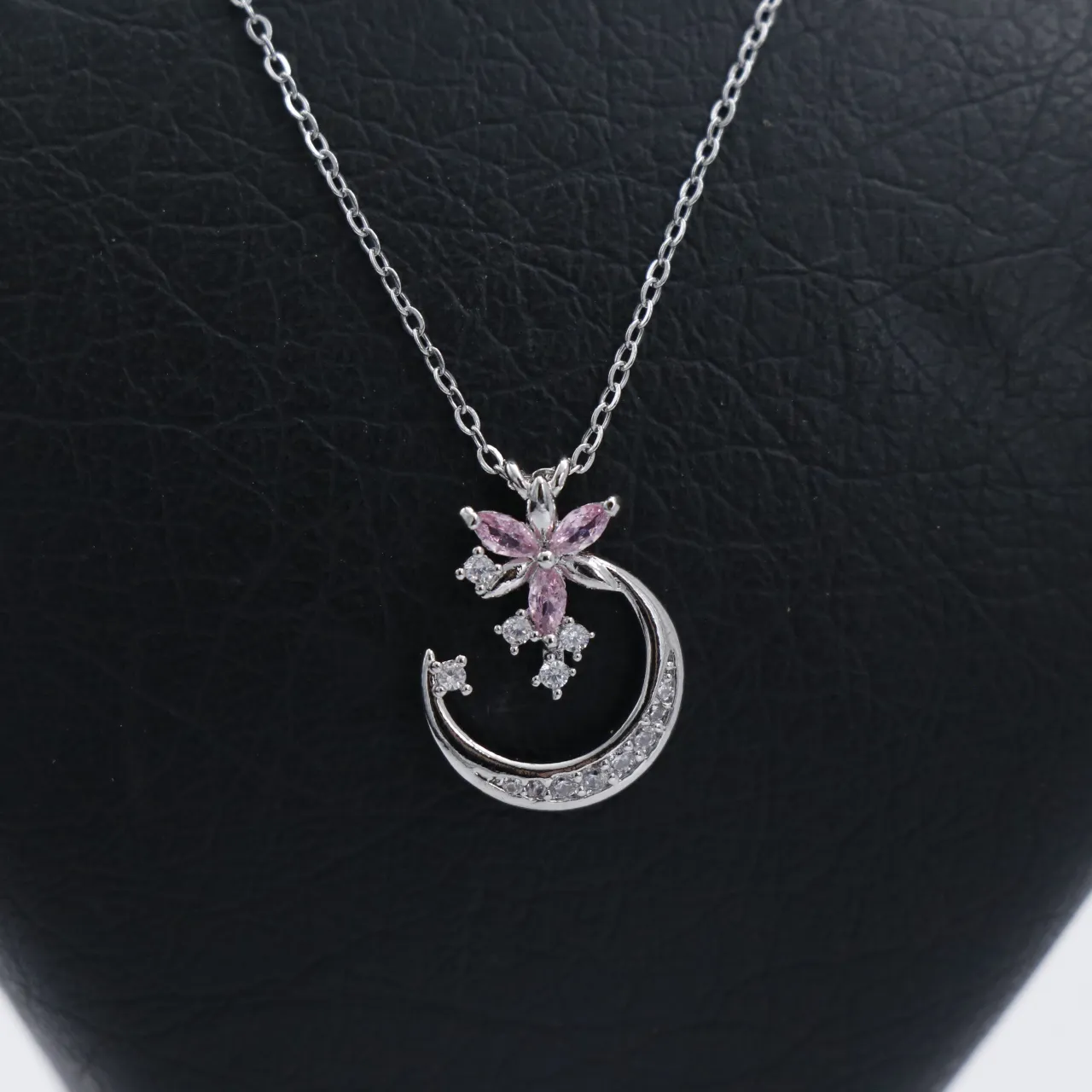 گردنبند دخترانه طرح گل و ماه نقره ای 73935