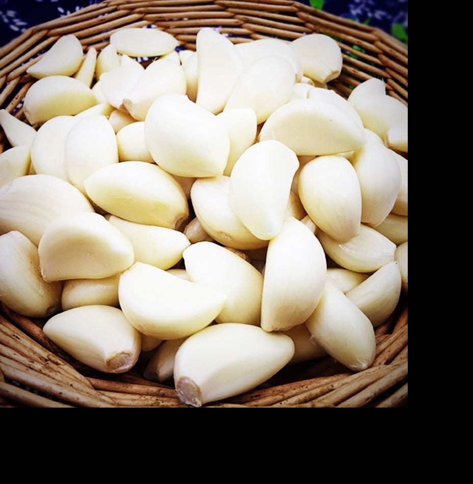 سیر پوست کنده اعلا و درجه یک همدان 10کیلوگرمی (درهم ریزودرشت)