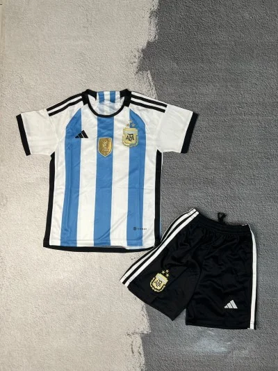 لباس اول آرژانتین 2023 بچه گانه