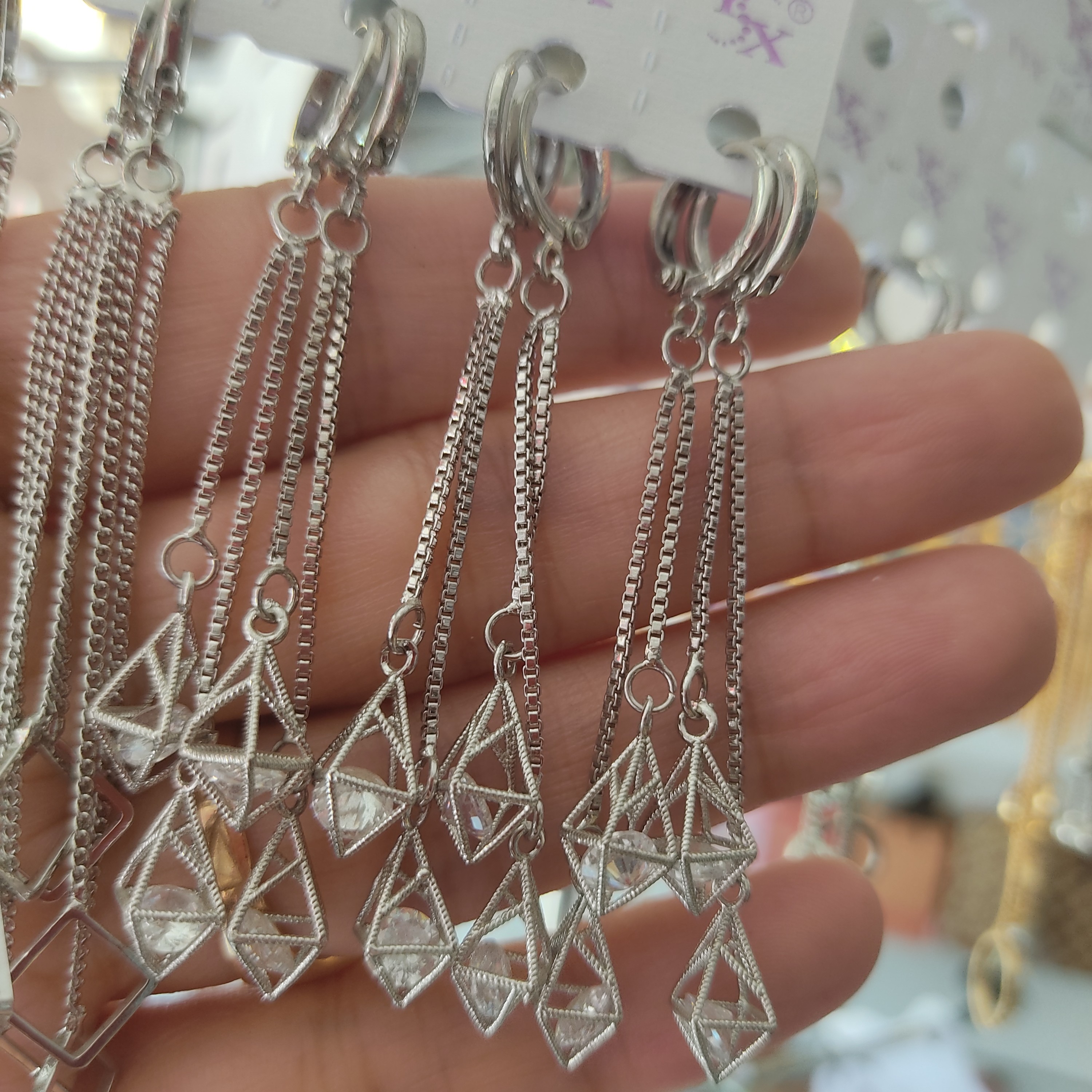 گوشواره استیل آویز دار کریستالی رنگ ثابت