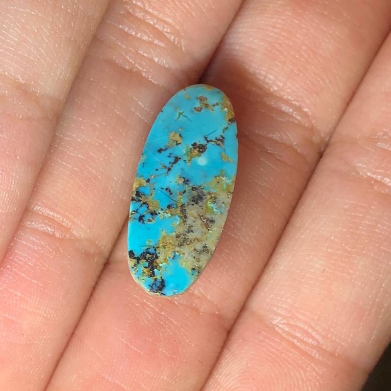 نگین فیروزه نیشابوری   کاملا طبیعی فاخر و فوق العاده   با تراش بیضی شکل  کد 346