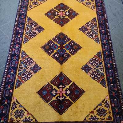 فرش دستبافت یک و نیم متری طرح لوزی کد AA459