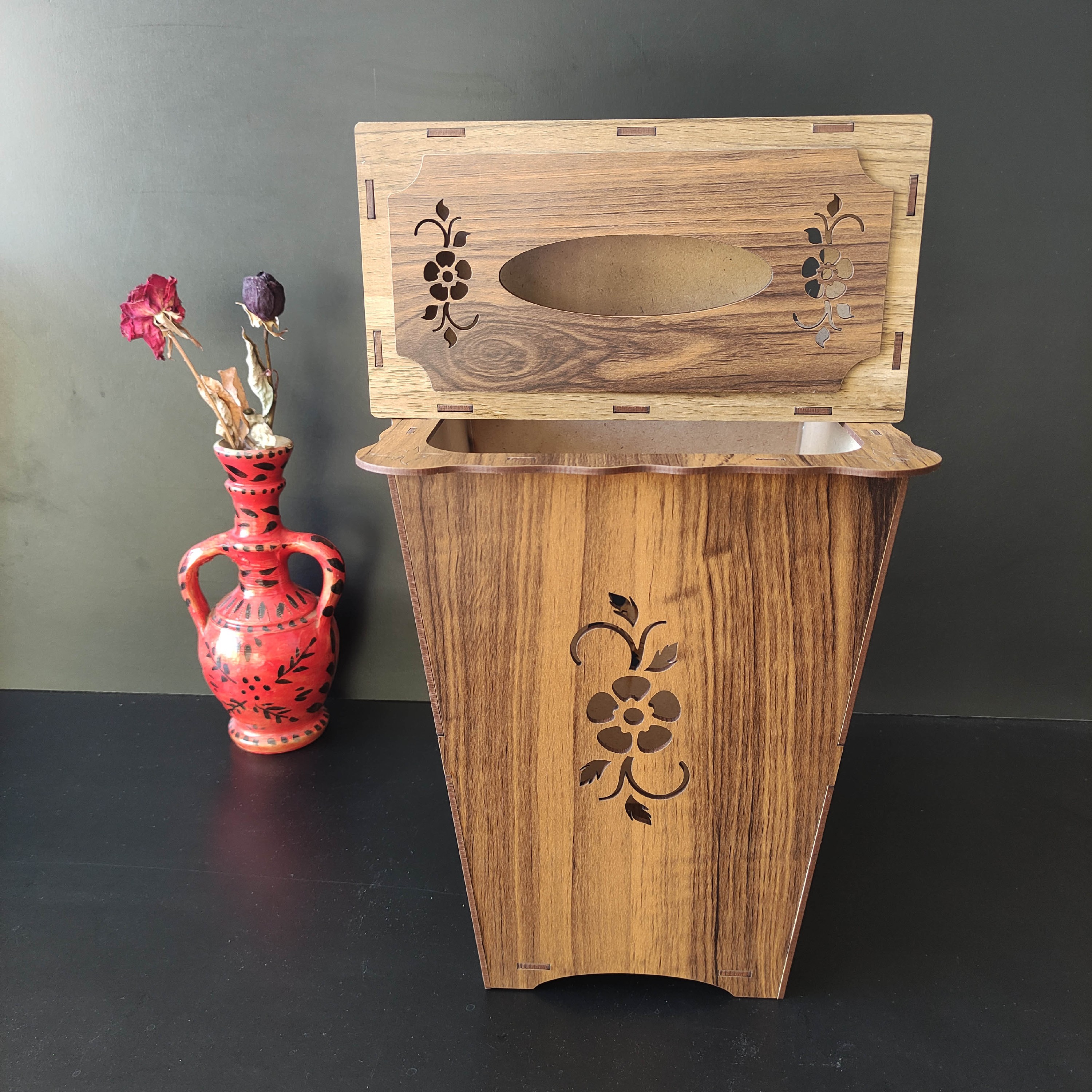 سطل زباله جعبه دستمال ست جعبه دستمال کاغذی و سطل آشغال چوبی طرح گل و پروانه آنتیک طلایی (پس کرایه)