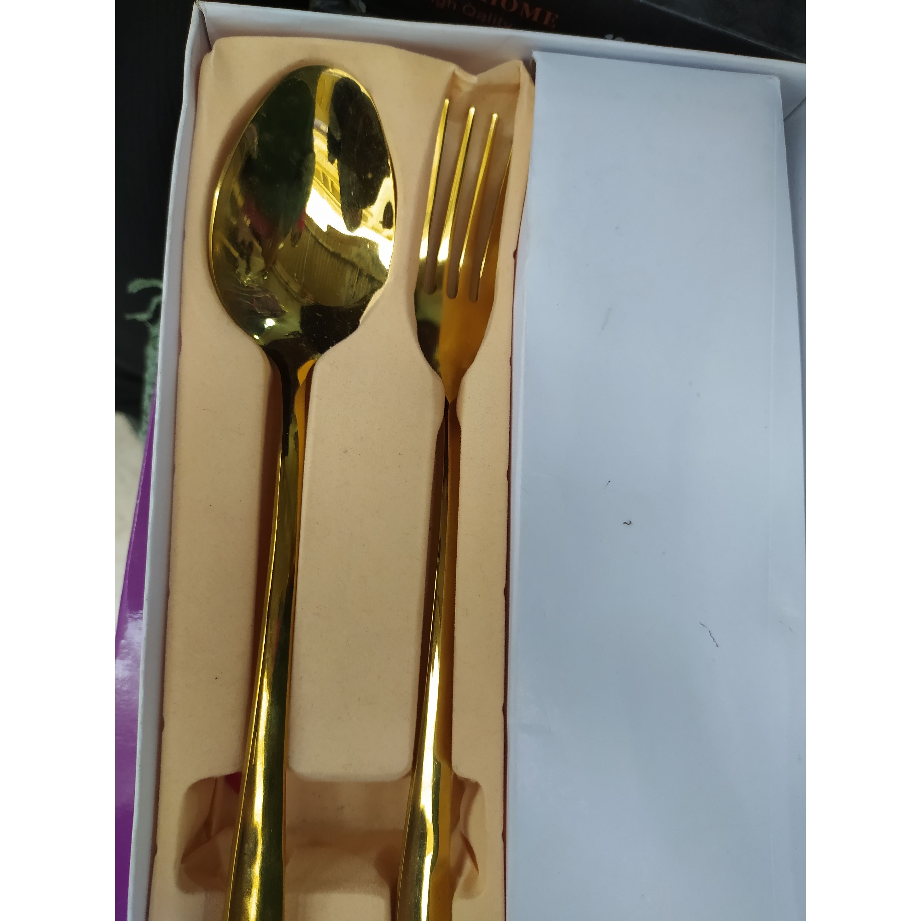 قاشق چنگال طلایی دوازده پارچه(یک دست قاشق  یک دست چنگال)
