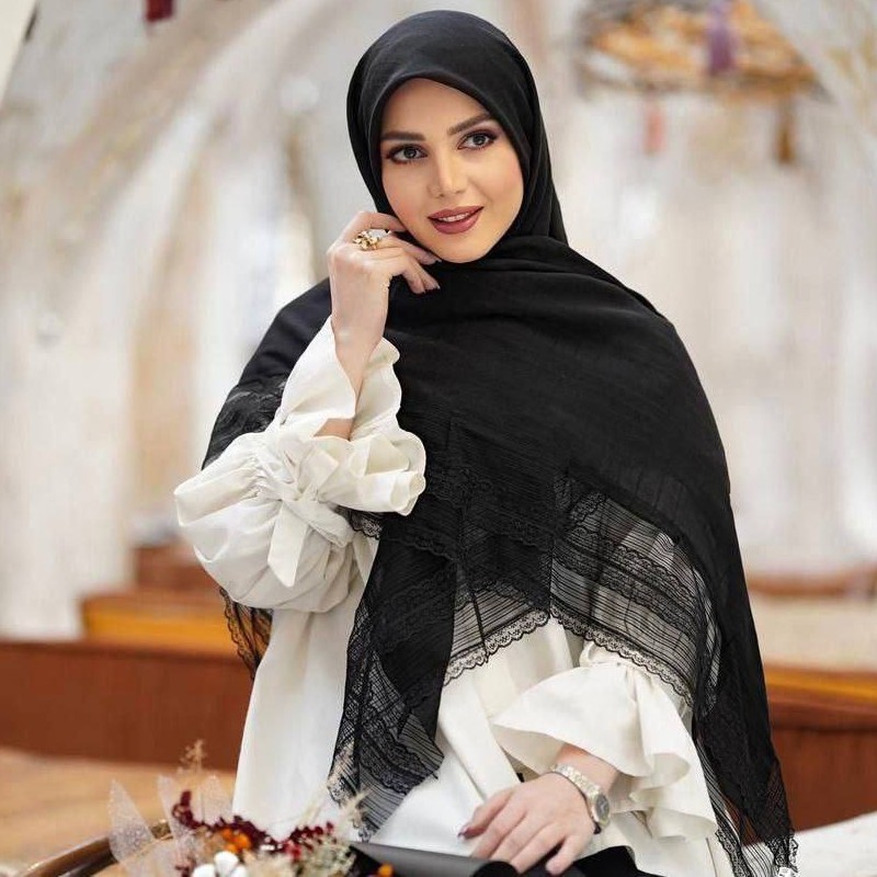 روسری مجلسی دور دانتل پارچه 4 خونه نخی وارداتی تکرنگ قواره 140