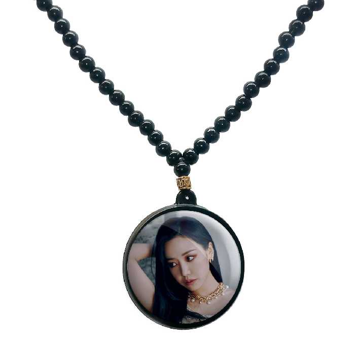 گردنبند پرمانه طرح Apinkگروه موسیقی کد pmd.12043 مدل دو طرفه