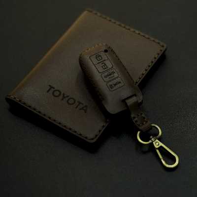 ست هدیه چرمینه اسپرت طرح تویوتا کد 55027-FOUR