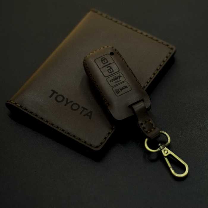 ست هدیه چرمینه اسپرت طرح تویوتا کد 55027-FOUR