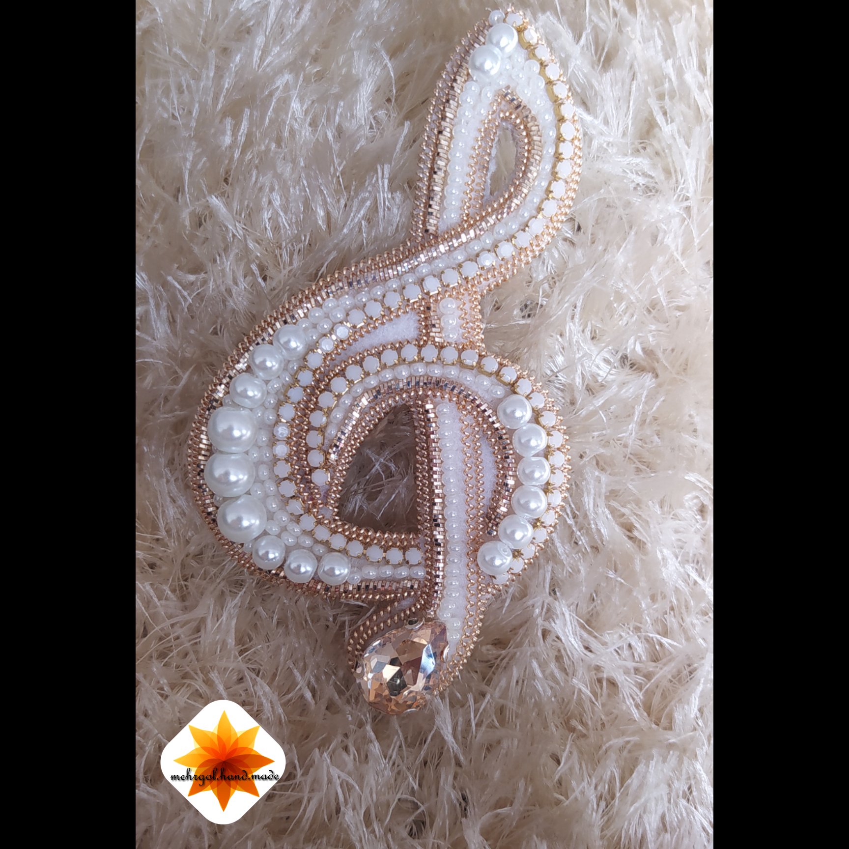 سنجاق سینه جواهر دوزی شده نام طرح نت موسیقی