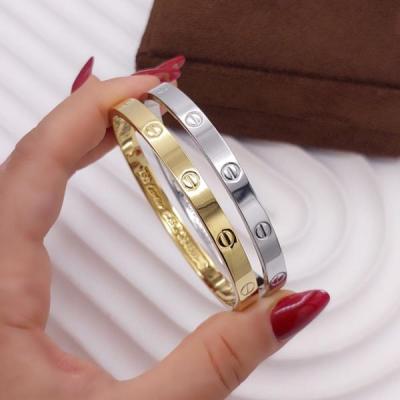 دستبند قفلی کارتیه استیل رنگ ثابت | مدل مربع و بیضی (طلایی و سیلور)
ارسال رایگان