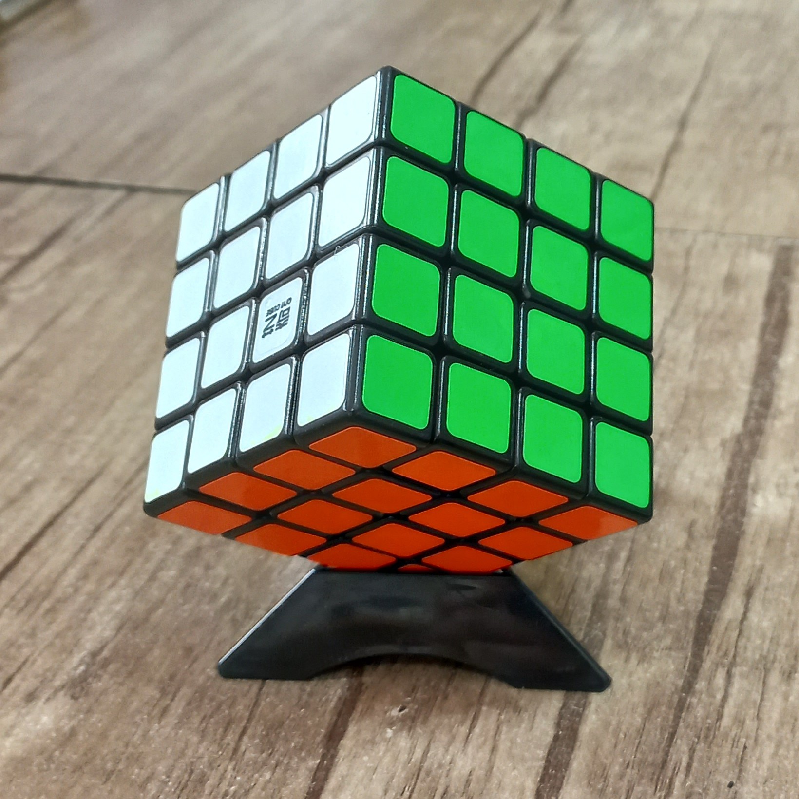 روبیک 4در4 کای وای سیل به همراه پایه (بدون جعبه)