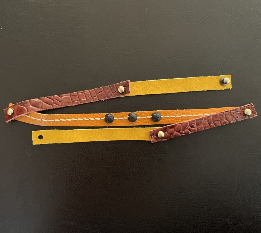 دستبند چرم رنگی خاص و منحصر به فرد