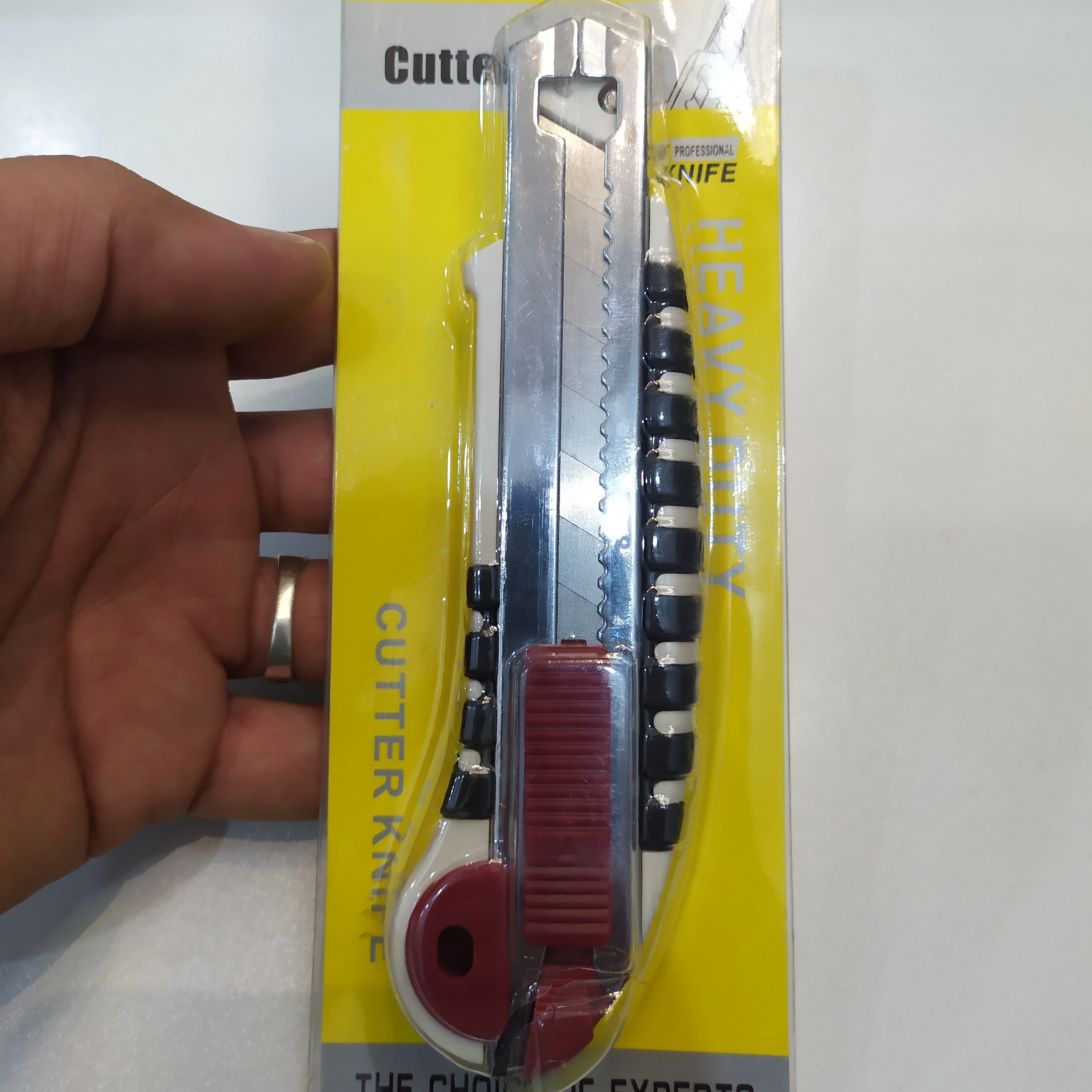 کاتر حرفه ای به همراه تیغ یدک