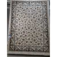 فرش ماشینی 1200 شانه اصل تراکم 3600 طرح لی لی رز زمینه کرم 12 متری جنس اکرولیک