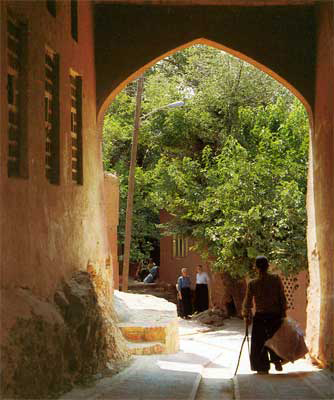 فایل و تحقیق-شناخت و طراحی معماری سنتی و روستایی به همراه فایل یک روستای نمونه- در 95 صفحه-docx