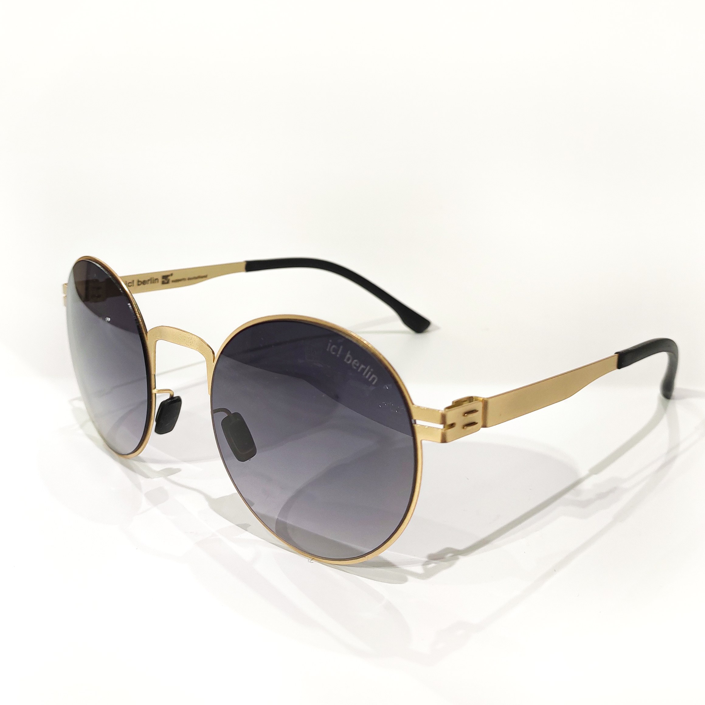 عینک برند ic berlin اسپرت مناسب اقایان و بانوان