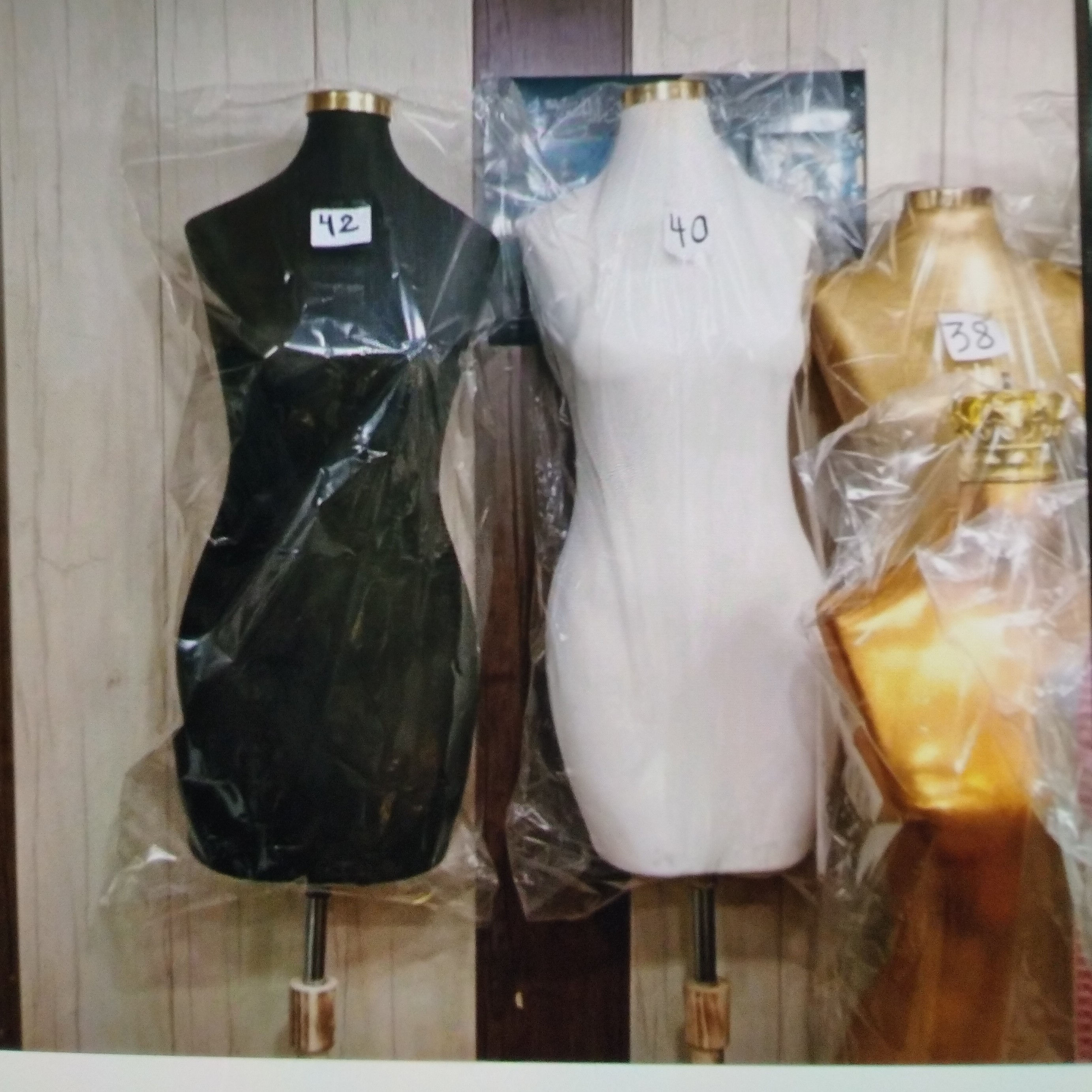 مانکن نیم تنه زنانه.سوزن خور.اتوخور.فوم درجه یک.مشکی.سفید