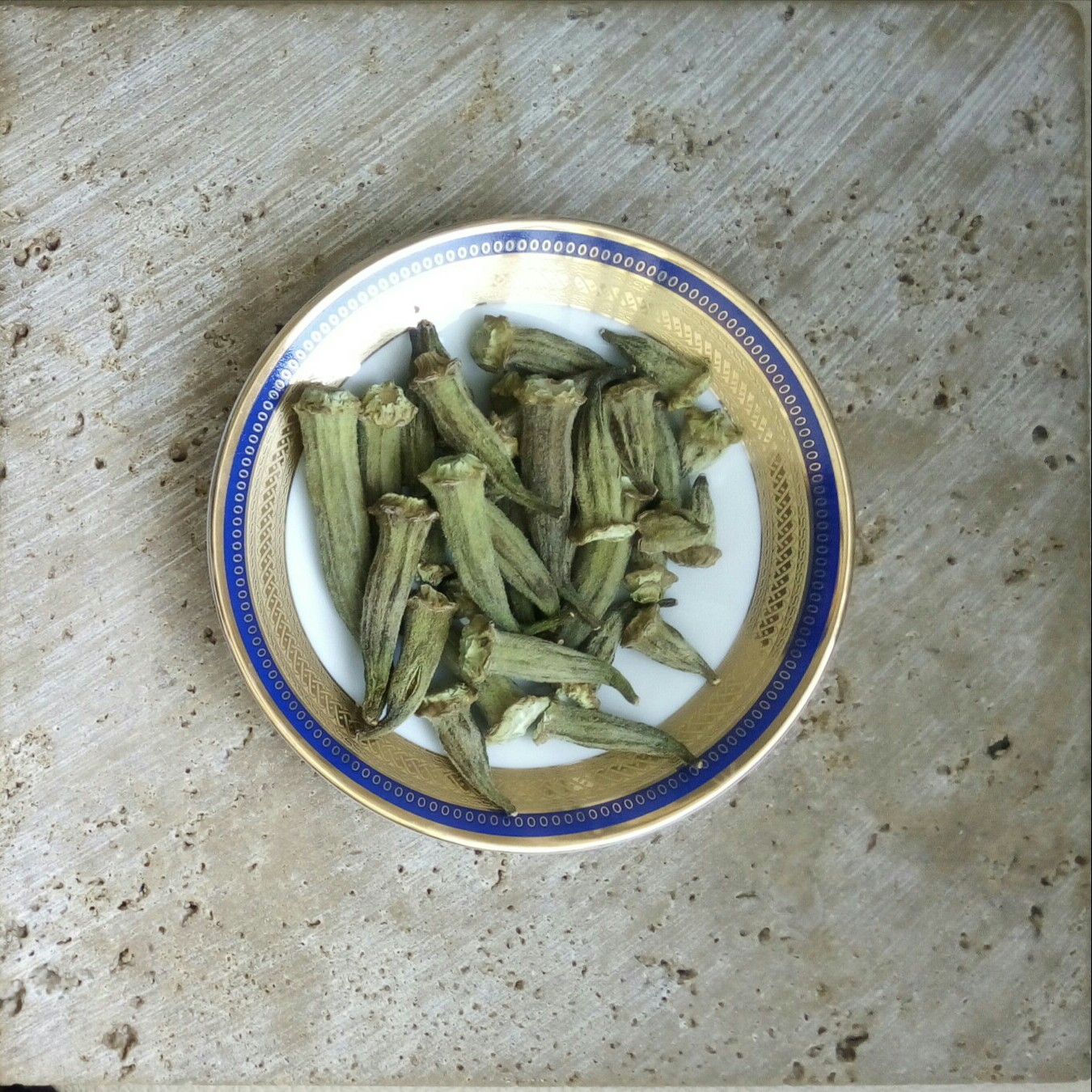 بامیه خشک خانگی بسته 100 گرمی