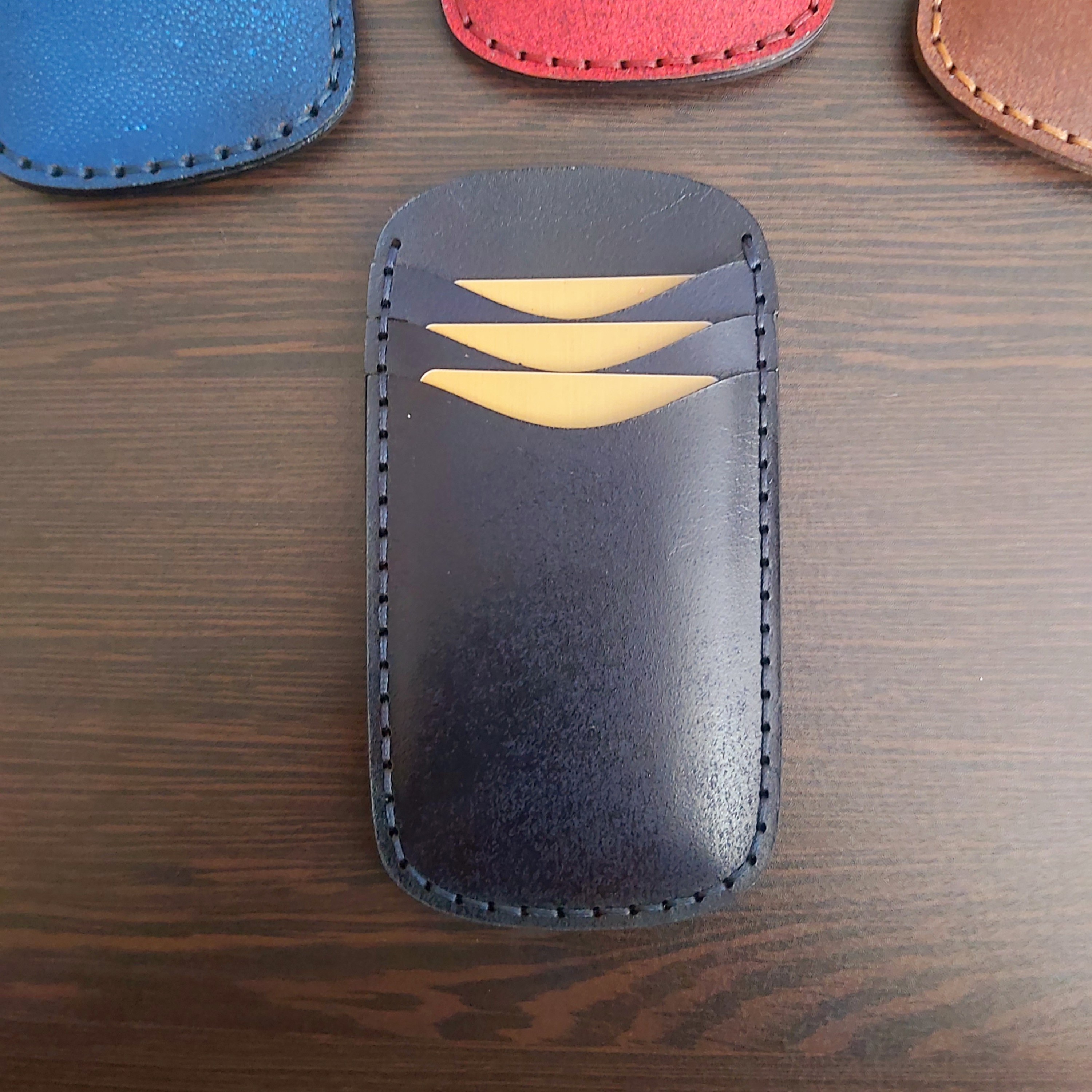 جا کارتی چرمی جیبی دست دوز (( جاکارتی چرم طبیعی دستدوز ))